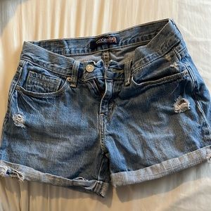 Women’s size 1. Levi’s cut offs